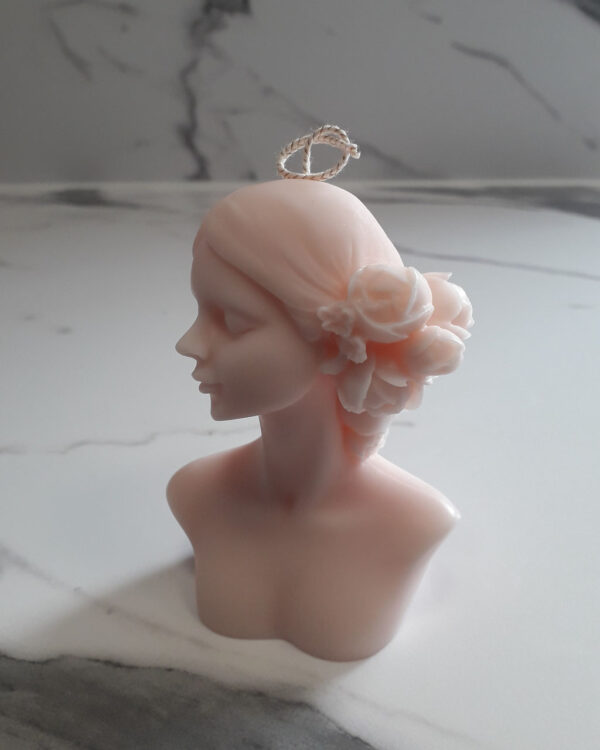 Buste de jeune femme – Image 3